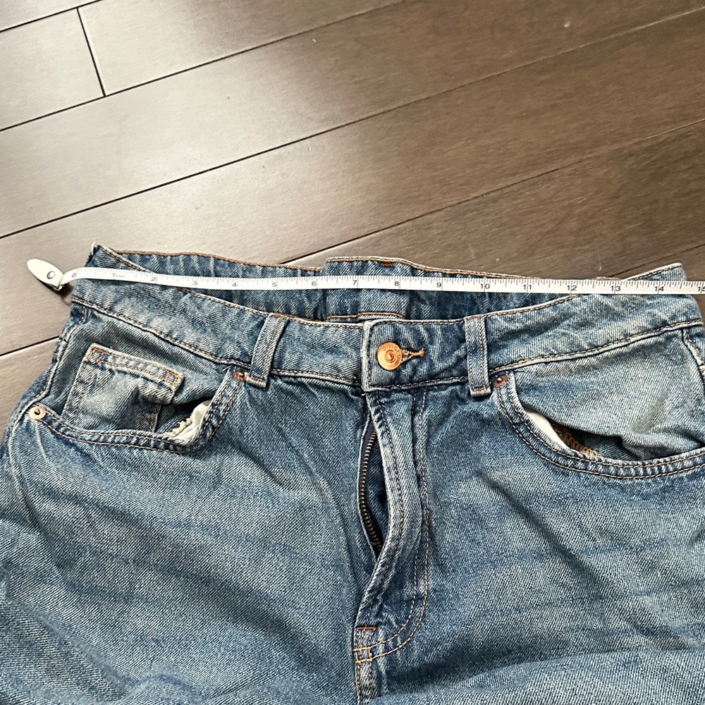 Divided Relaxed Fit Blue Jeans - Picture 9 of 11